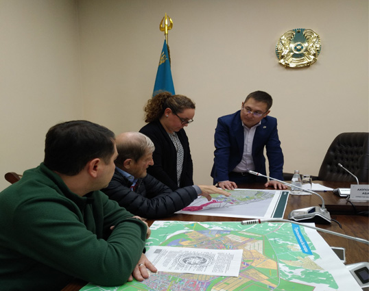 Discussing the development concept in the immediate context of the Buffer Zone of the Mausoleum of Khoja Ahmed Yassawi with the Mayor of Turkestan city. Kazakhstan. 2020